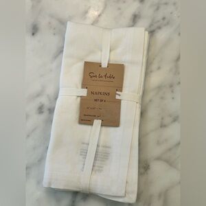 SUR LA TABLE Cloth Napkins - 4 count NWT